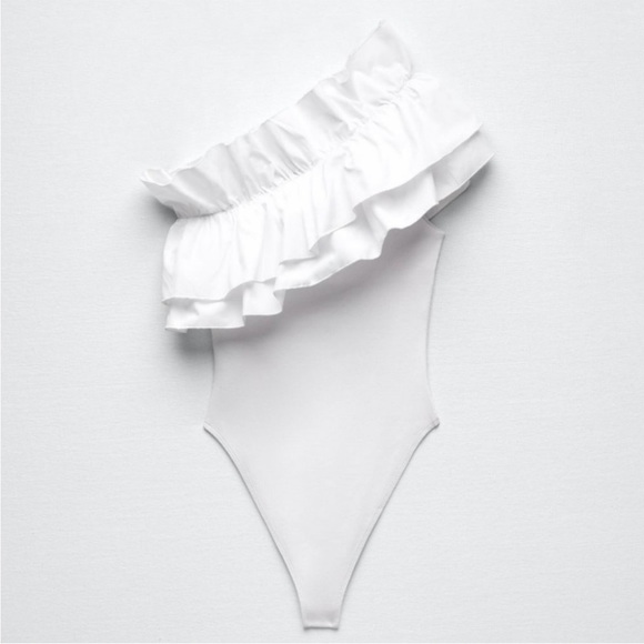 Zara Ribbed Ruffled Asymmetrical Thong Bodysuit White Size Large New - Picture 4 of 7